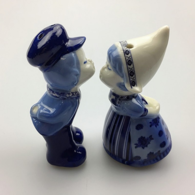 Brouwerij Lol Realistisch Peper en Zout Kussend Paartje Delftsblauw 12 cm