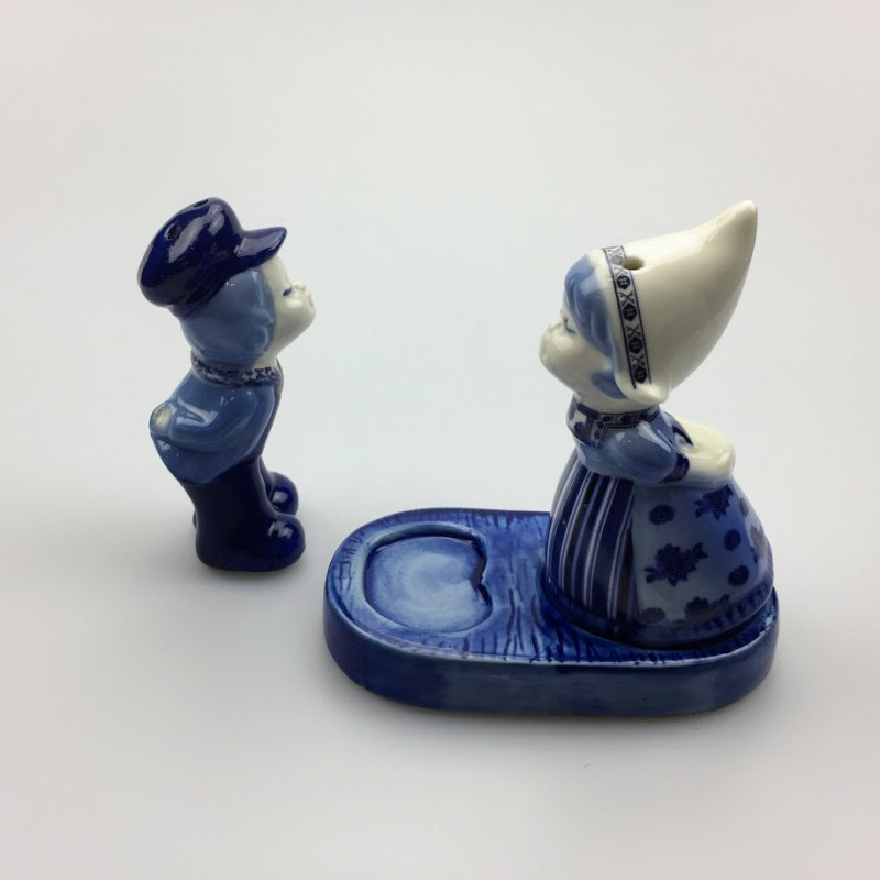 Kussend Paartje Peper en Zout Delftsblauw 12 cm Kussend Paartje Peper en Zout Delftsblauw 12 cm