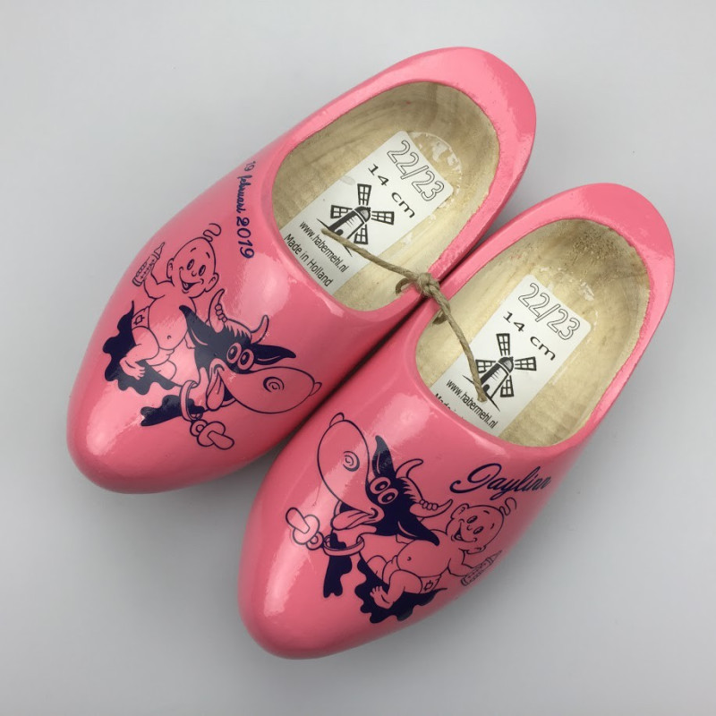 [Geboorte] klompjes met naam roze met koe-decor