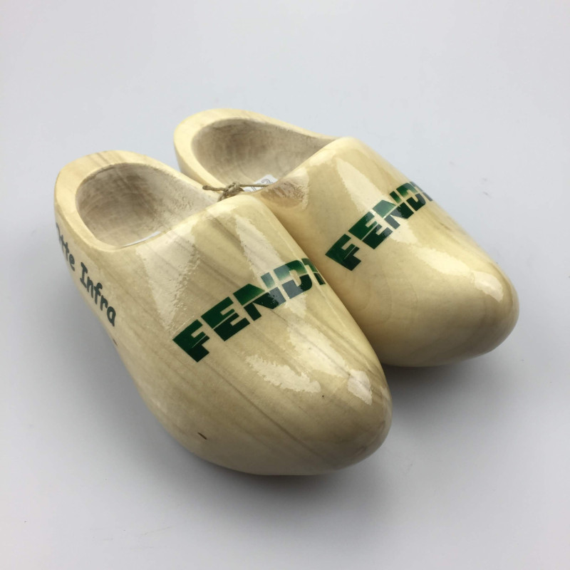 Geboorteklompjes met trekkerlogo Geboorteklompjes met trekkerlogo