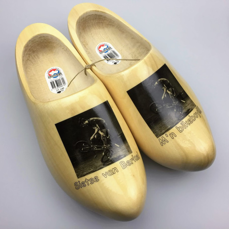 Klompen met logo Klompen met logo