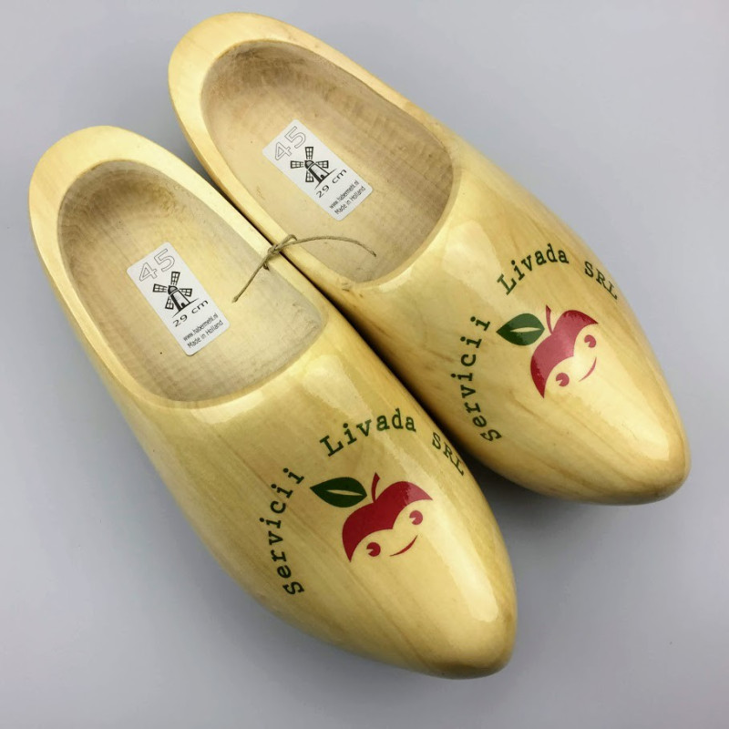 Klompen met logo Klompen met logo