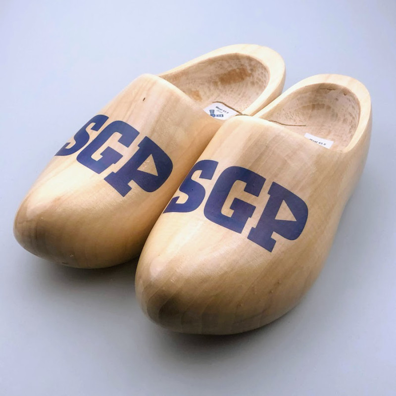 Klompen met logo politieke partij Nederland