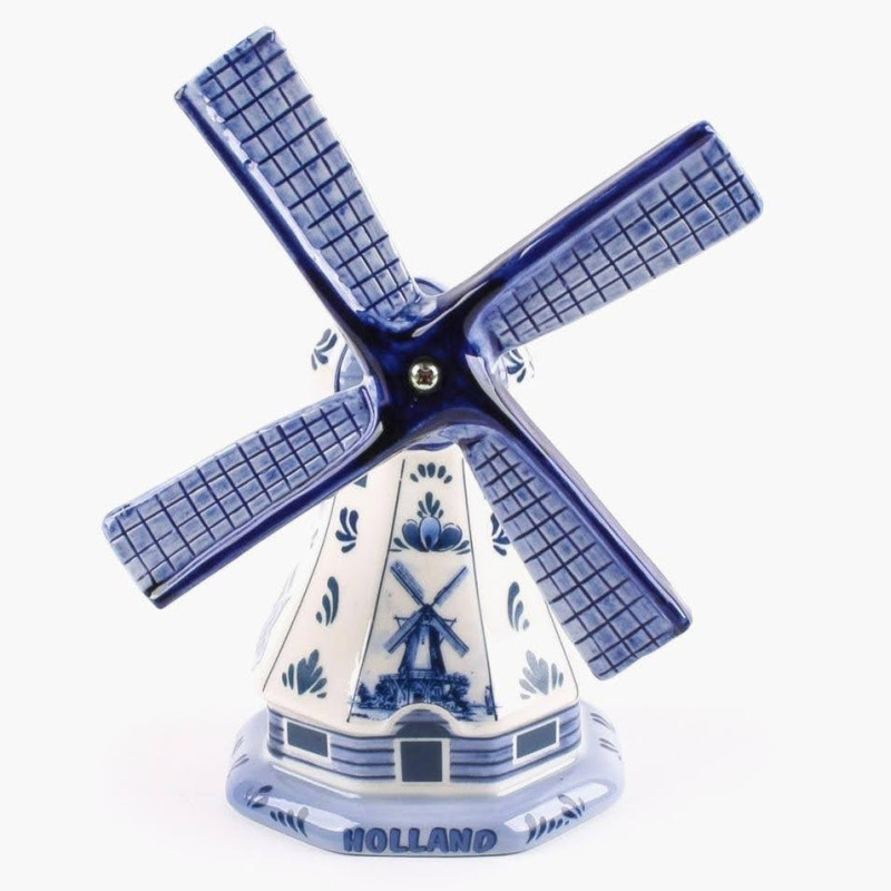 Miniatuur meesterwerk: Delfts blauwe molen van keramiek. Miniatuur meesterwerk: Delfts blauwe molen van keramiek.