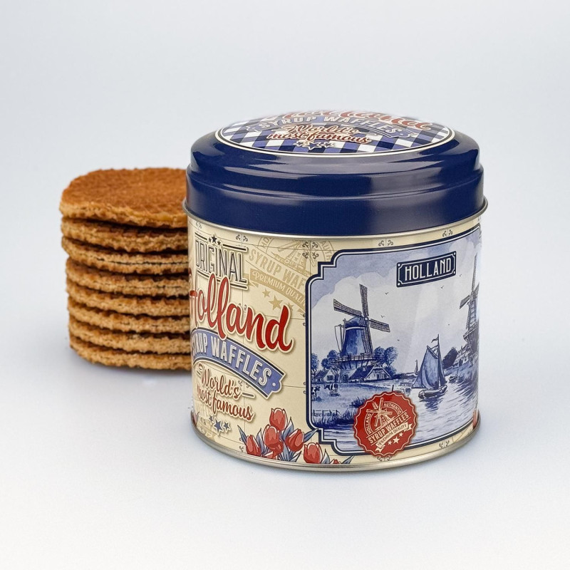 Typisch Hollands cadeau: 8 stroopwafels in een Delfts blauw blik. Typisch Hollands cadeau: 8 stroopwafels in een Delfts blauw blik.