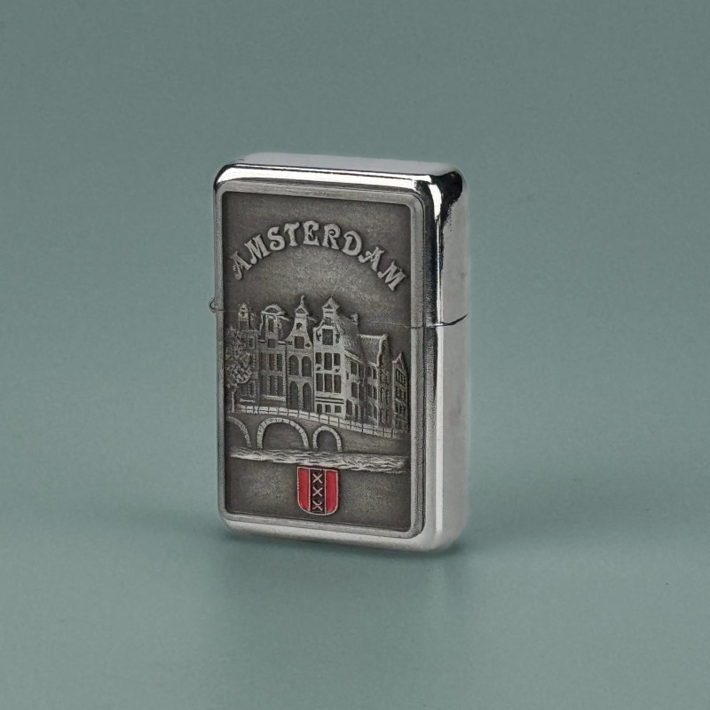 Tinnen aansteker met Amsterdamse grachtenhuisjes Tinnen aansteker met Amsterdamse grachtenhuisjes