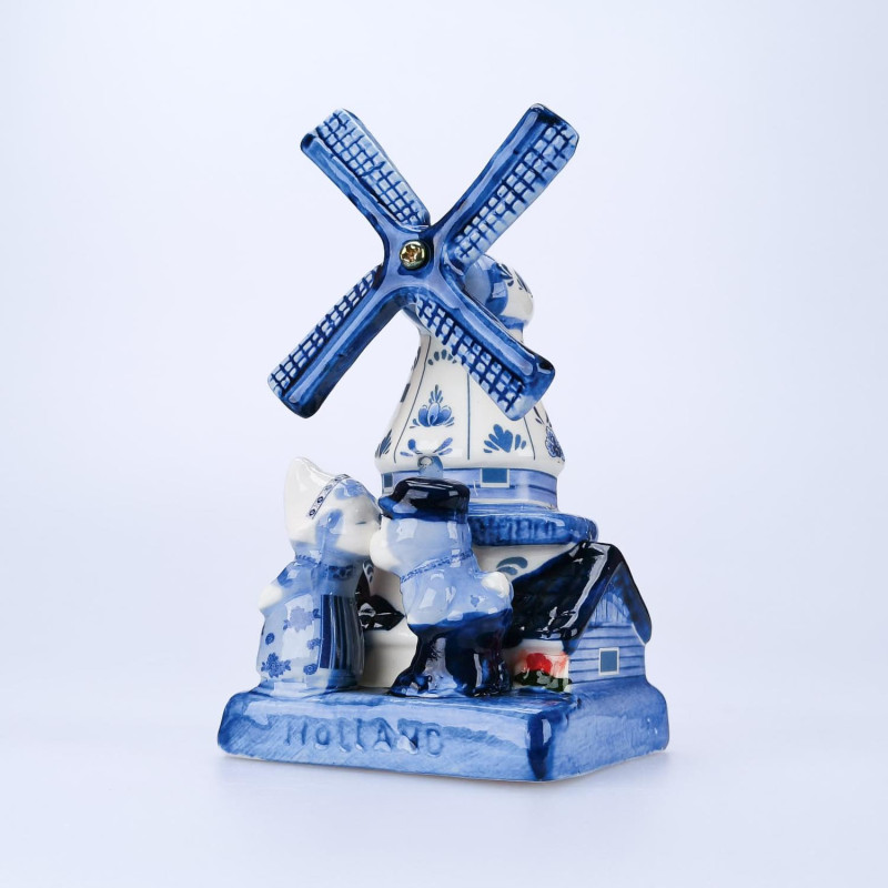 Kussend Paartje bij Molen - 10 cm - Delftsblauw/Wit Kussend Paartje bij Molen - 10 cm - Delftsblauw/Wit