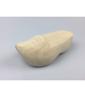 10 stuks houten klompjes +/- 13  cm 10 stuks houten klompjes +/- 13  cm